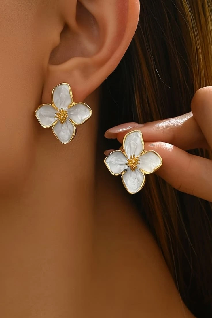 white flower gold earrings