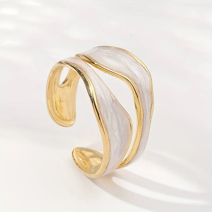 Wavy Gold Ring